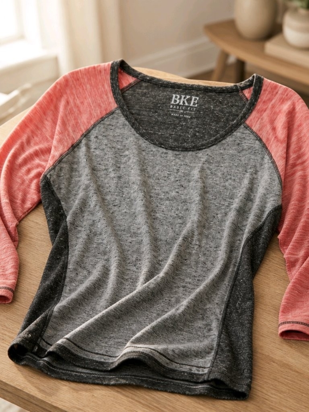 BKE Women's Gray & Coral Raglan Baseball Tee